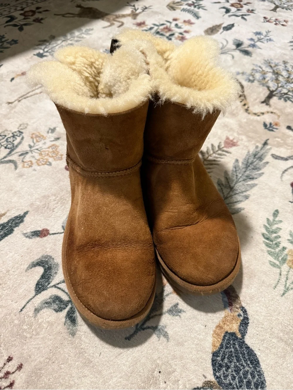 UGG mini bailey bow Cream Sheepskin-Lined Slippers size 8